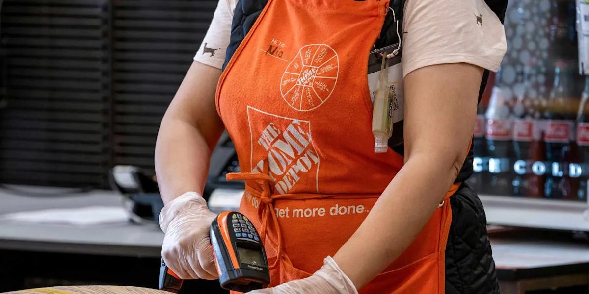 Home Depot beats Q1 earnings estimates, stock rises
