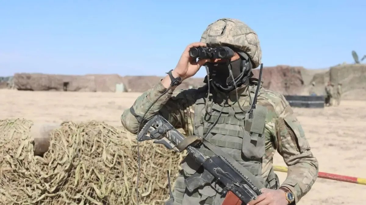 Казахстан втрое увеличит выплаты военным и разрешит увольнение
