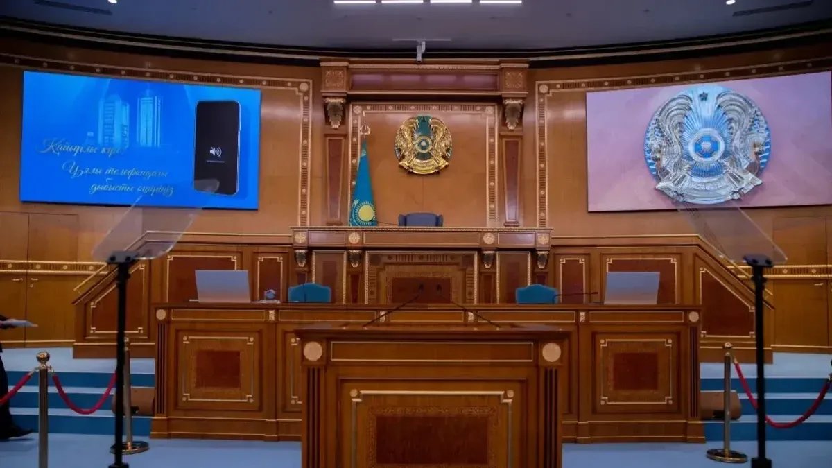 Партии Казахстана подали списки кандидатов на выборы в Курултай