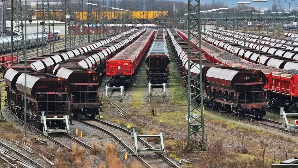 China doubles weekly freight trains to Central Asia via Khorgos