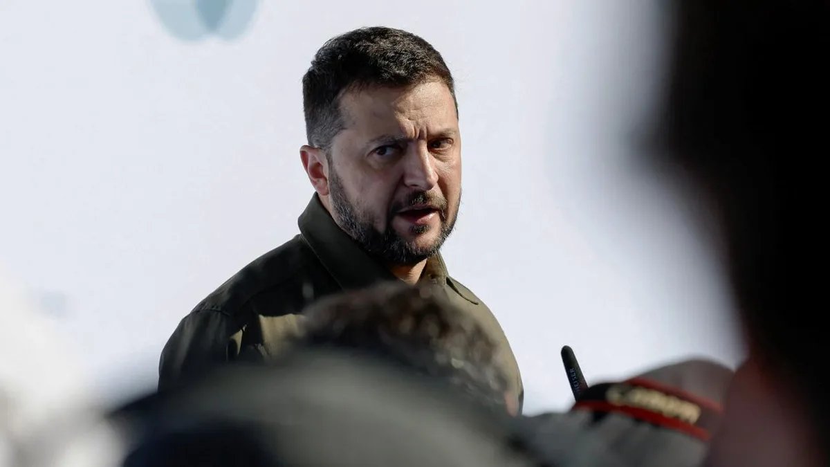 Зеленский заявил об ударе Украины по нефтебазе и судам теневого флота РФ