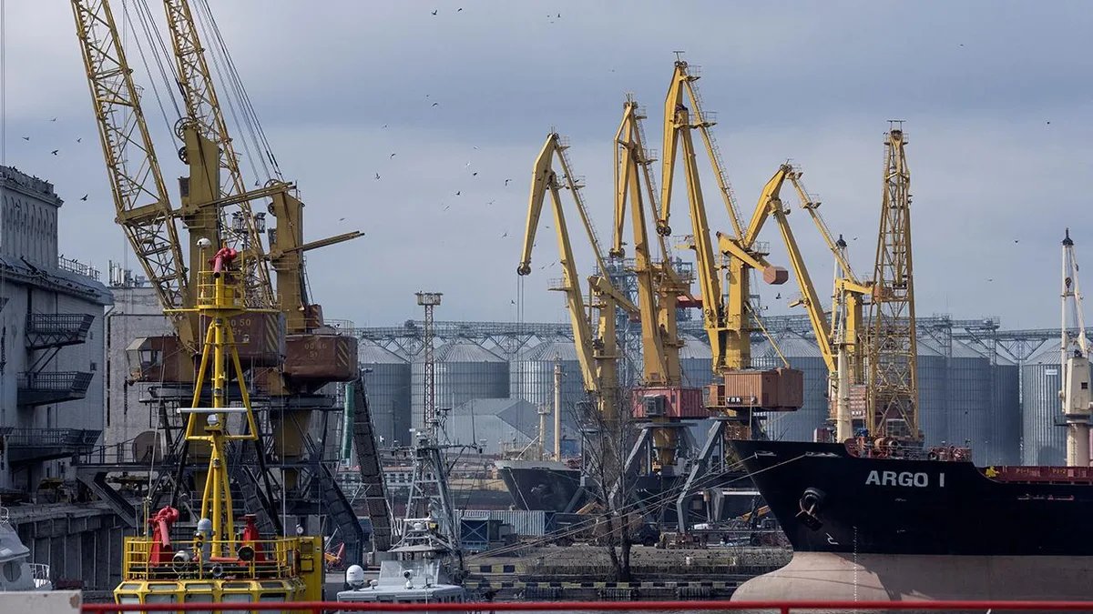 Россия нанесла удар по порту Одессы, поразив инфраструктуру БПЛА