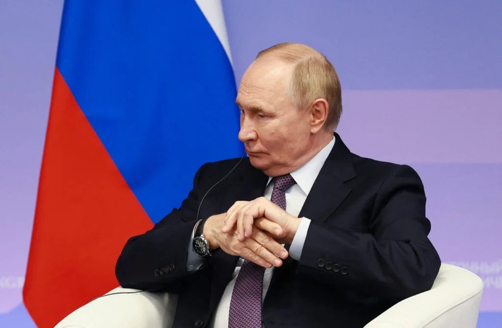 Putin Unable to Impose Peace Terms as Ukraine Strikes Russian Refineries