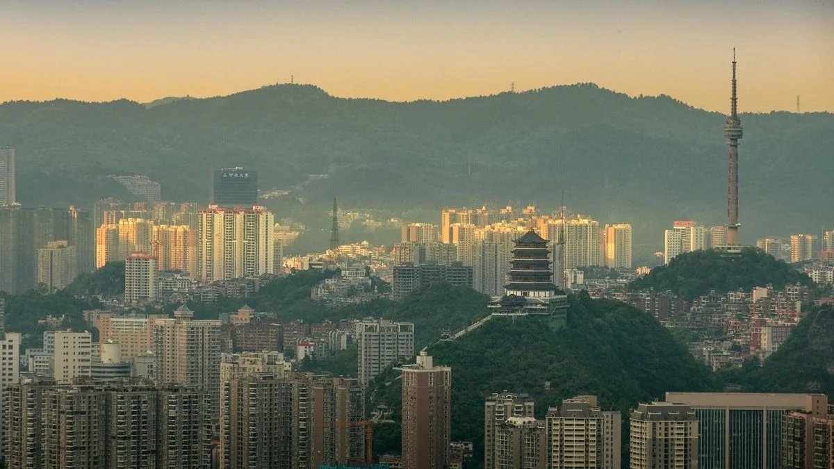 China new construction starts fall 23%, curbing steel price gains