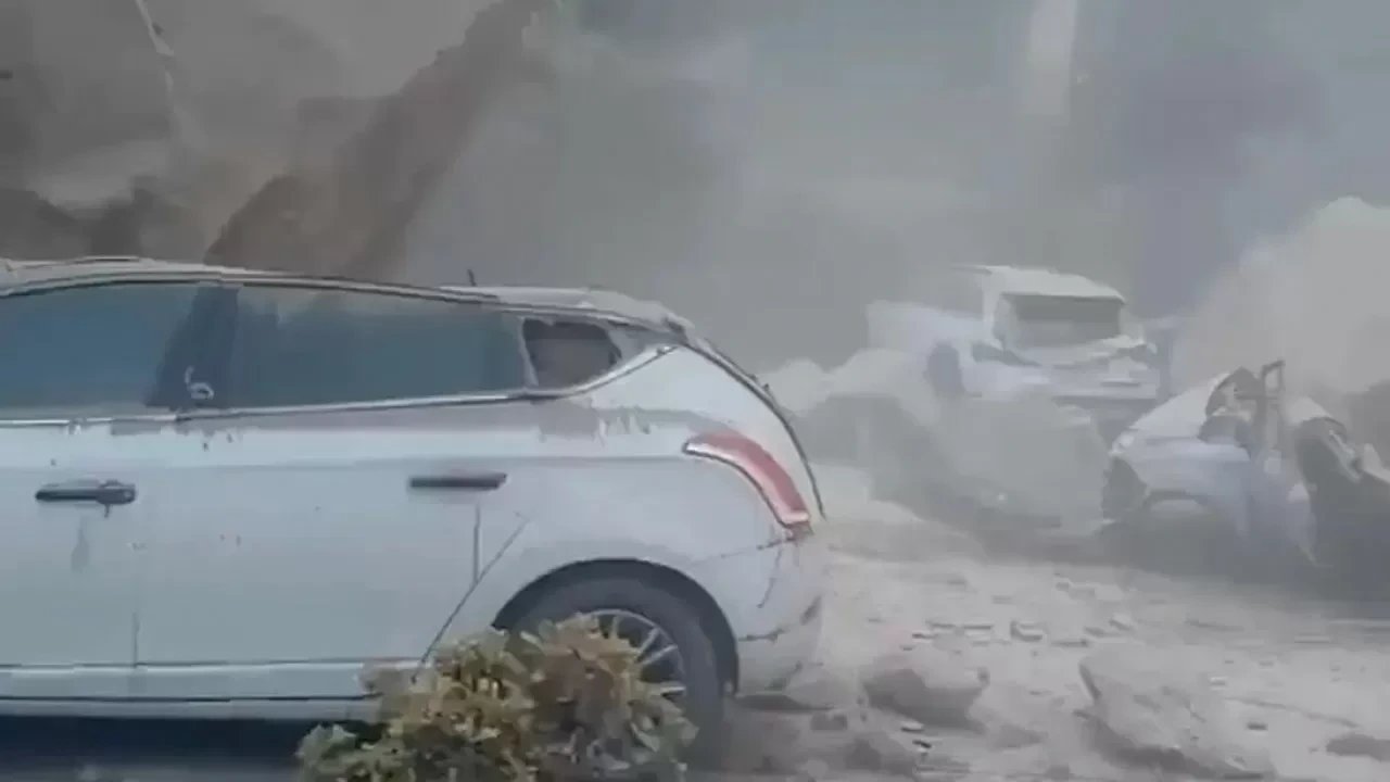 Italy hit by strongest quake in 40 years near Naples, 21 injured