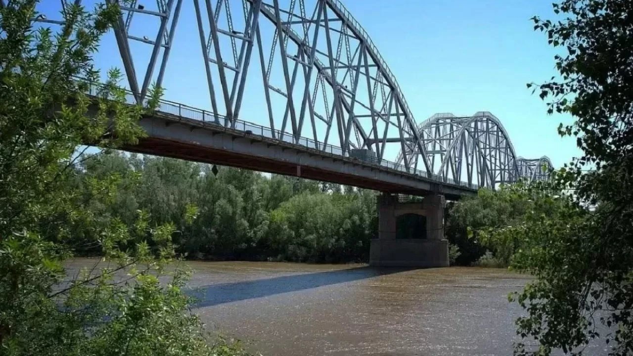 После госэкспертизы на трассе Актобе – Уральск – граница РФ построят новый мост через Урал