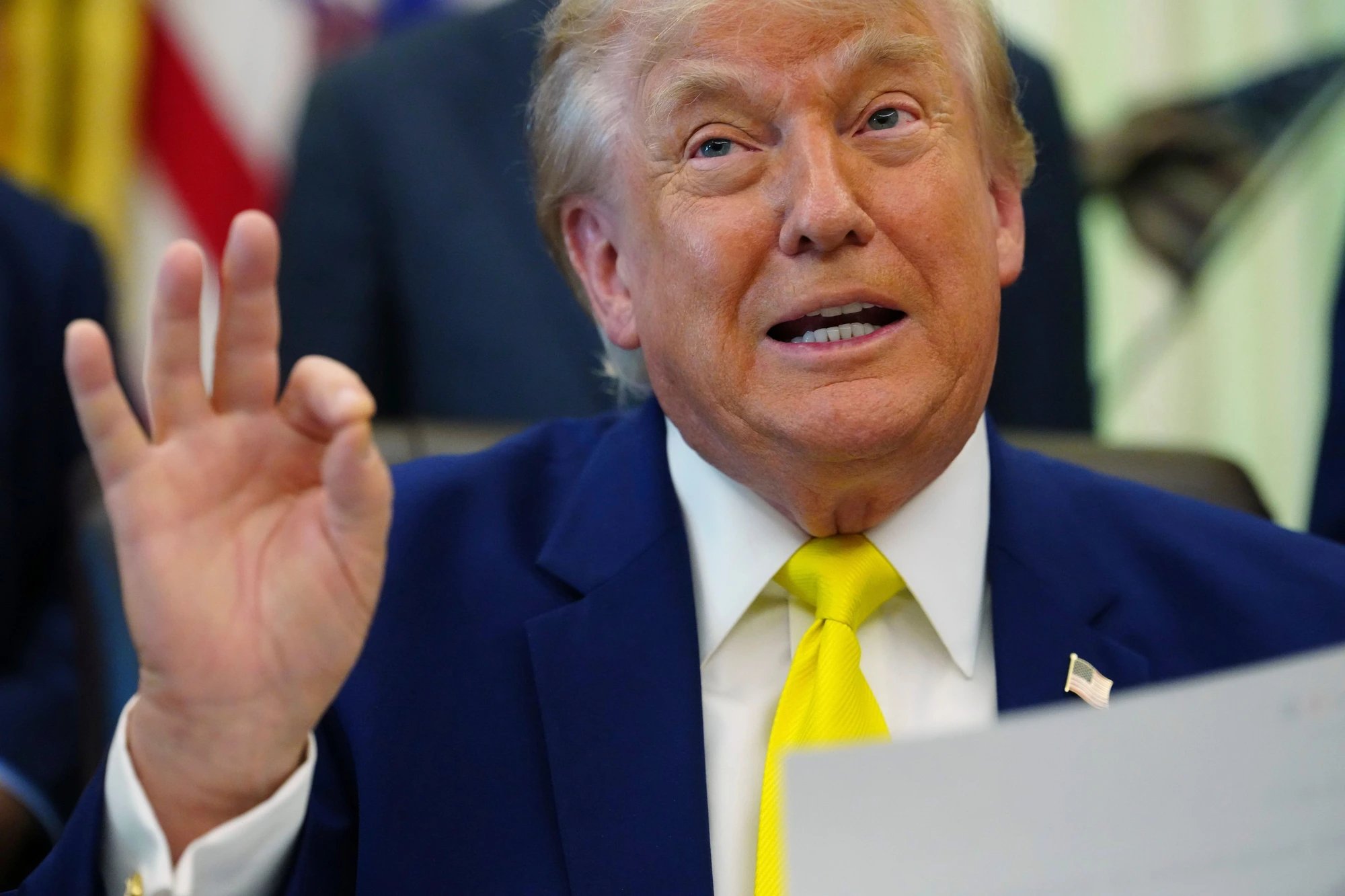 Трамп Иранға соққыларды бес ай бойы бірнеше рет тоқтатып, қайта бастады