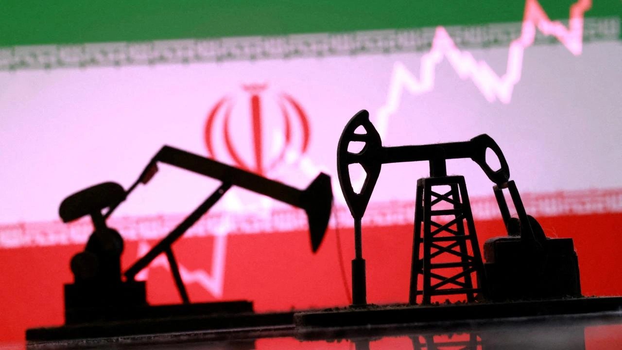 Brent упала на 7,4% до $83,41 из-за переговоров с Ираном и роста добычи ОПЕК+