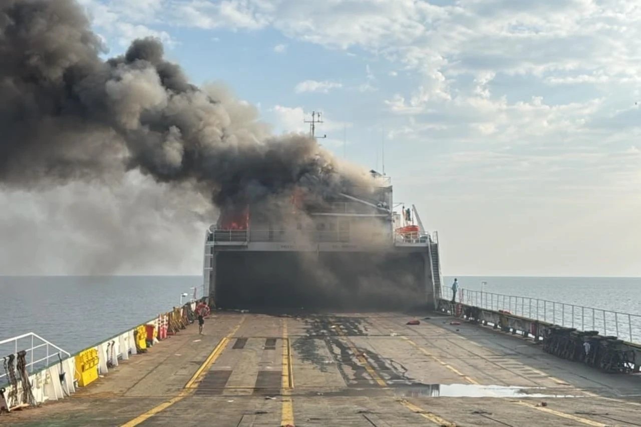 Drone strikes Turkish bulk carrier MV Güllük near Novorossiysk, no casualties reported