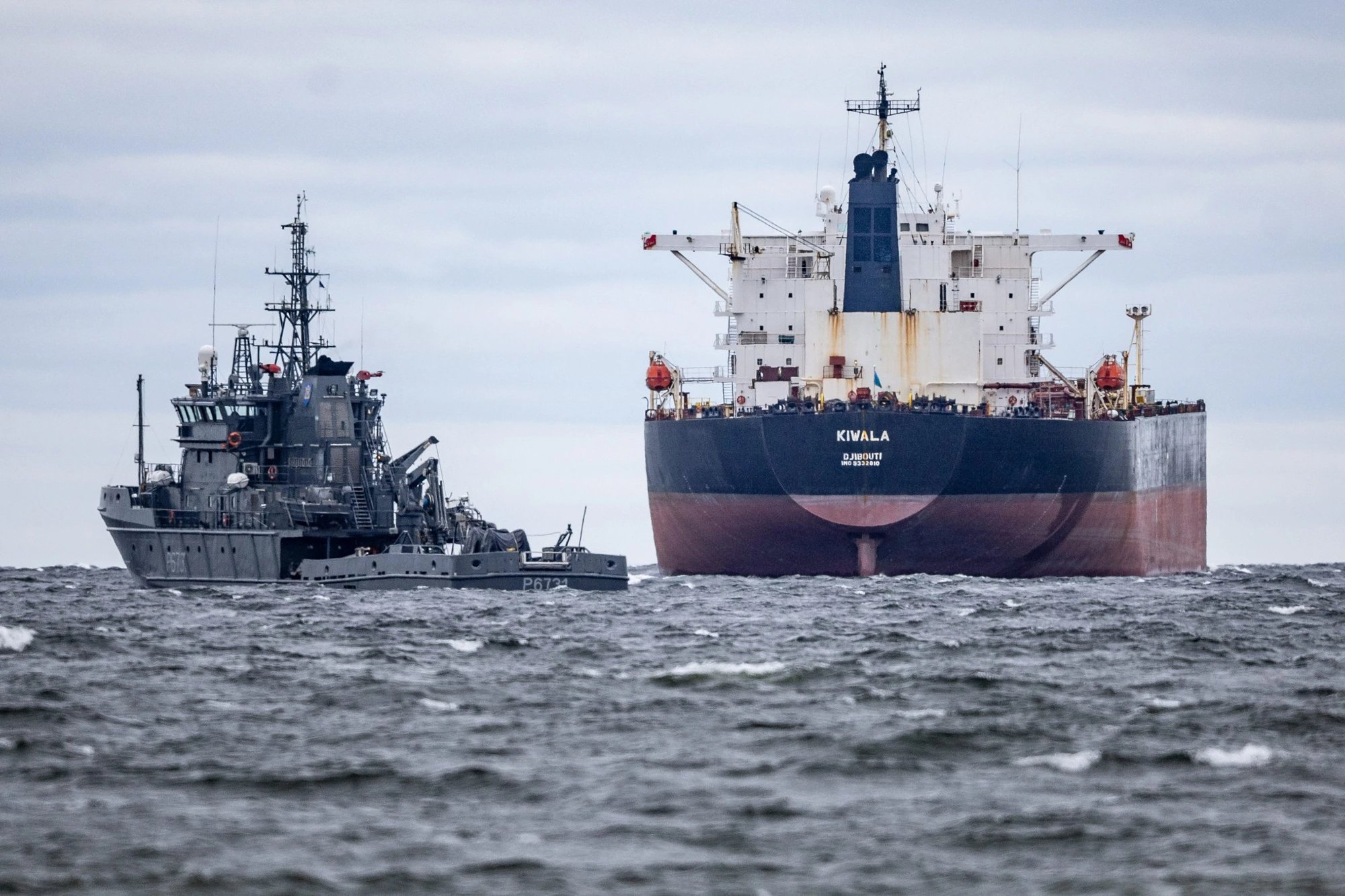 Украина заявила об ударах по 12 судам «теневого флота» РФ в Черном и Азовском морях