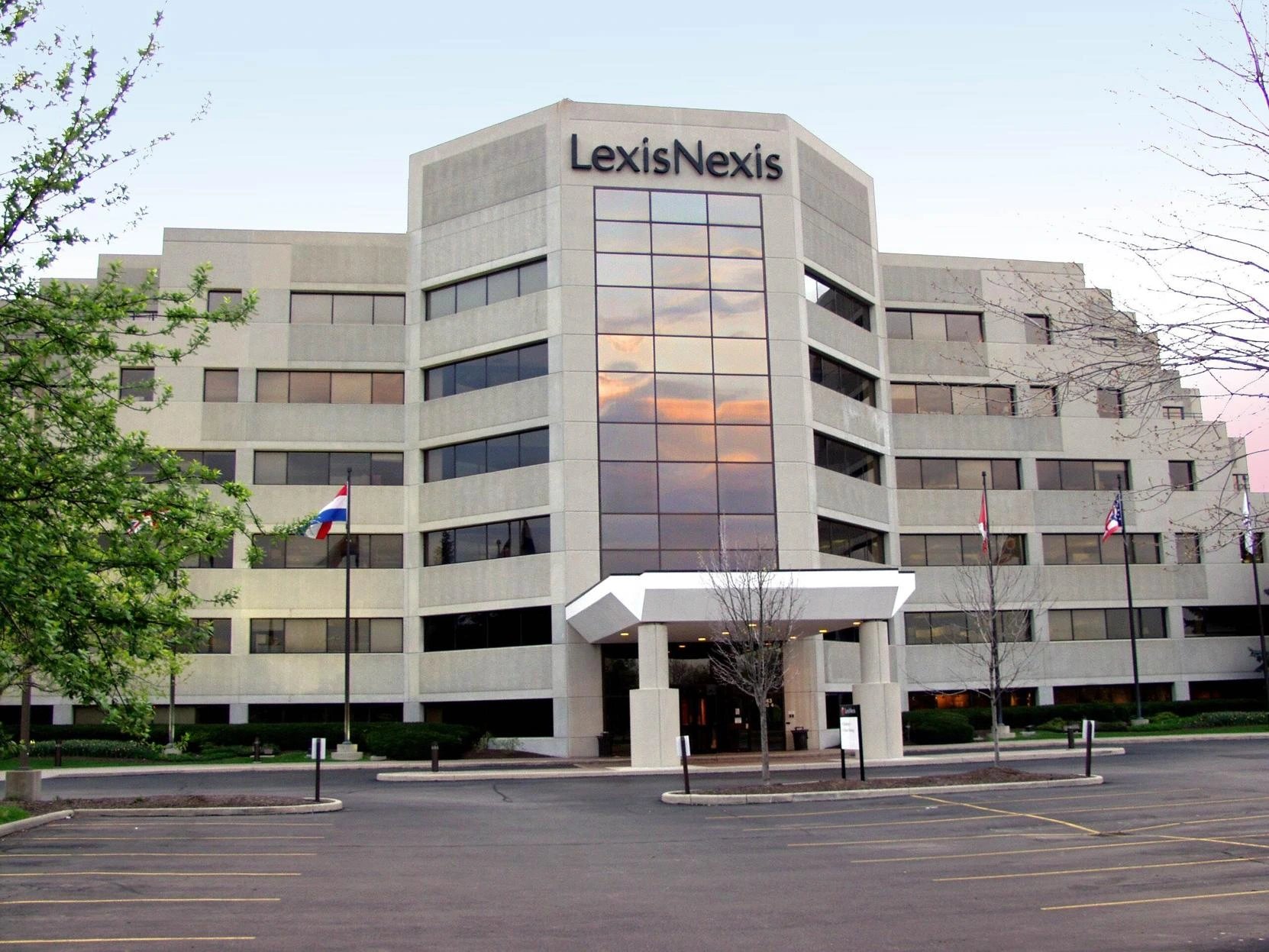 LexisNexis отключает три сервиса после подозрительной активности на серверах вендора