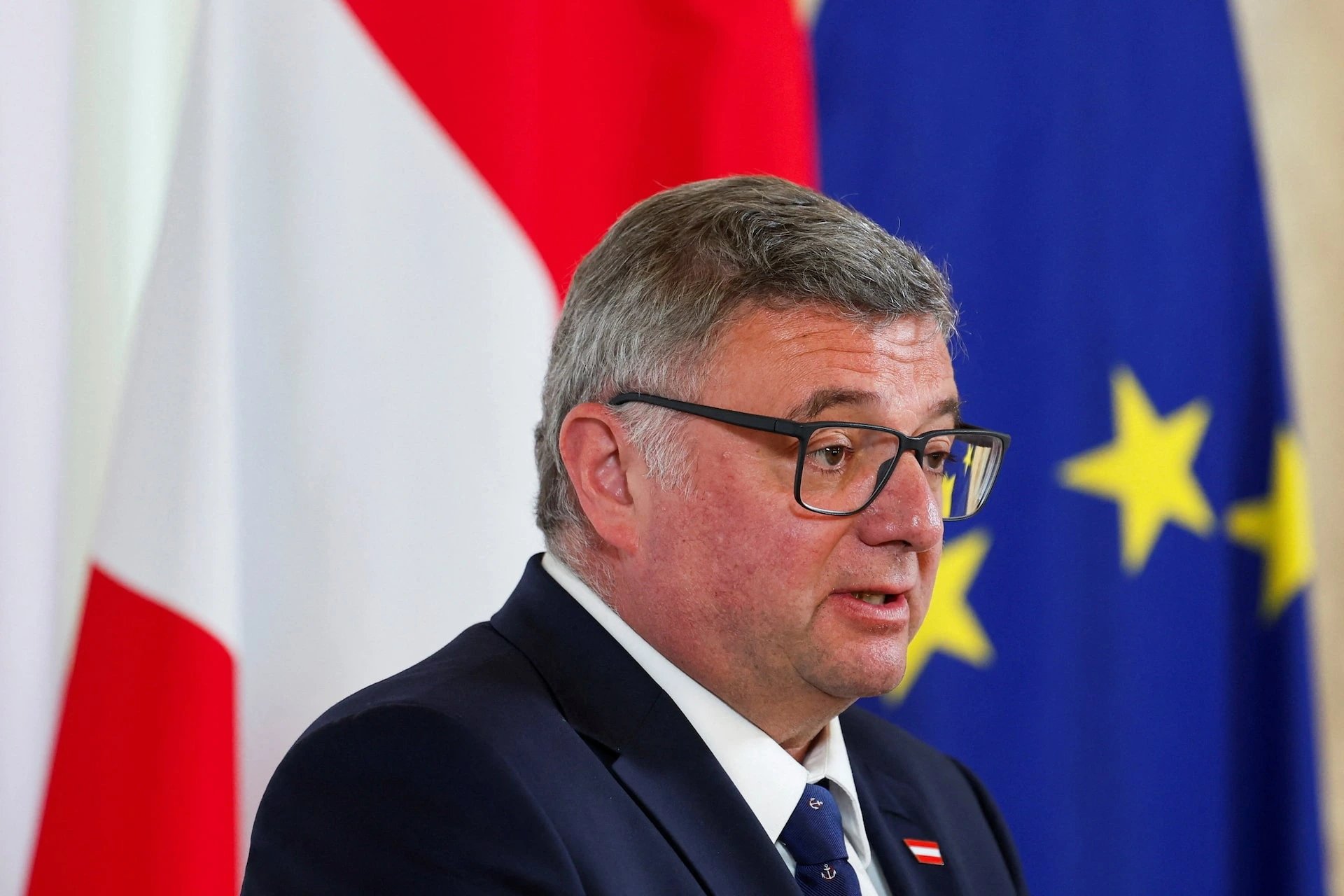 Austria breaks up sanctions-evasion scheme supplying Russian arms industry