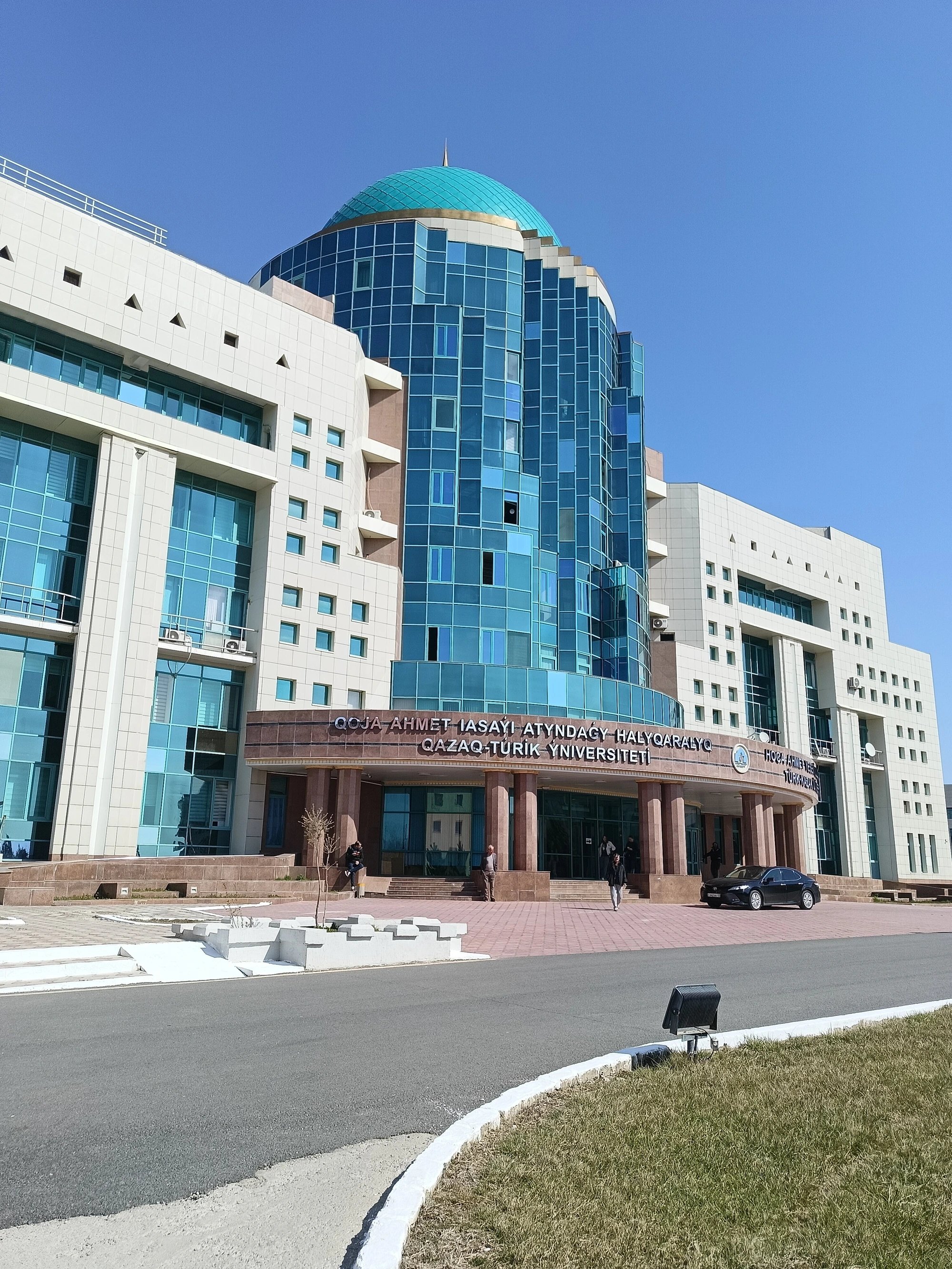 Kazakh investigators detain two men posing as AFM officers in Turkistan over 15m tenge extortion