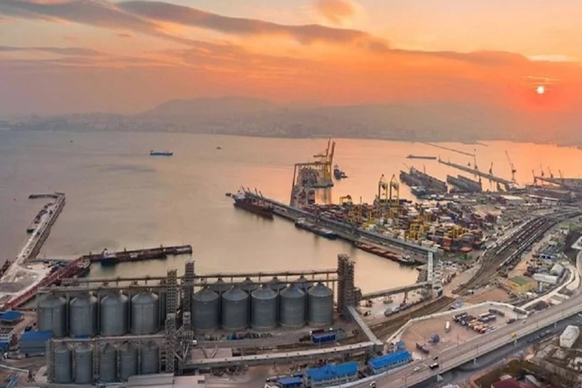 Novorossiysk's Sheskharis terminal halts oil loading after drone attack