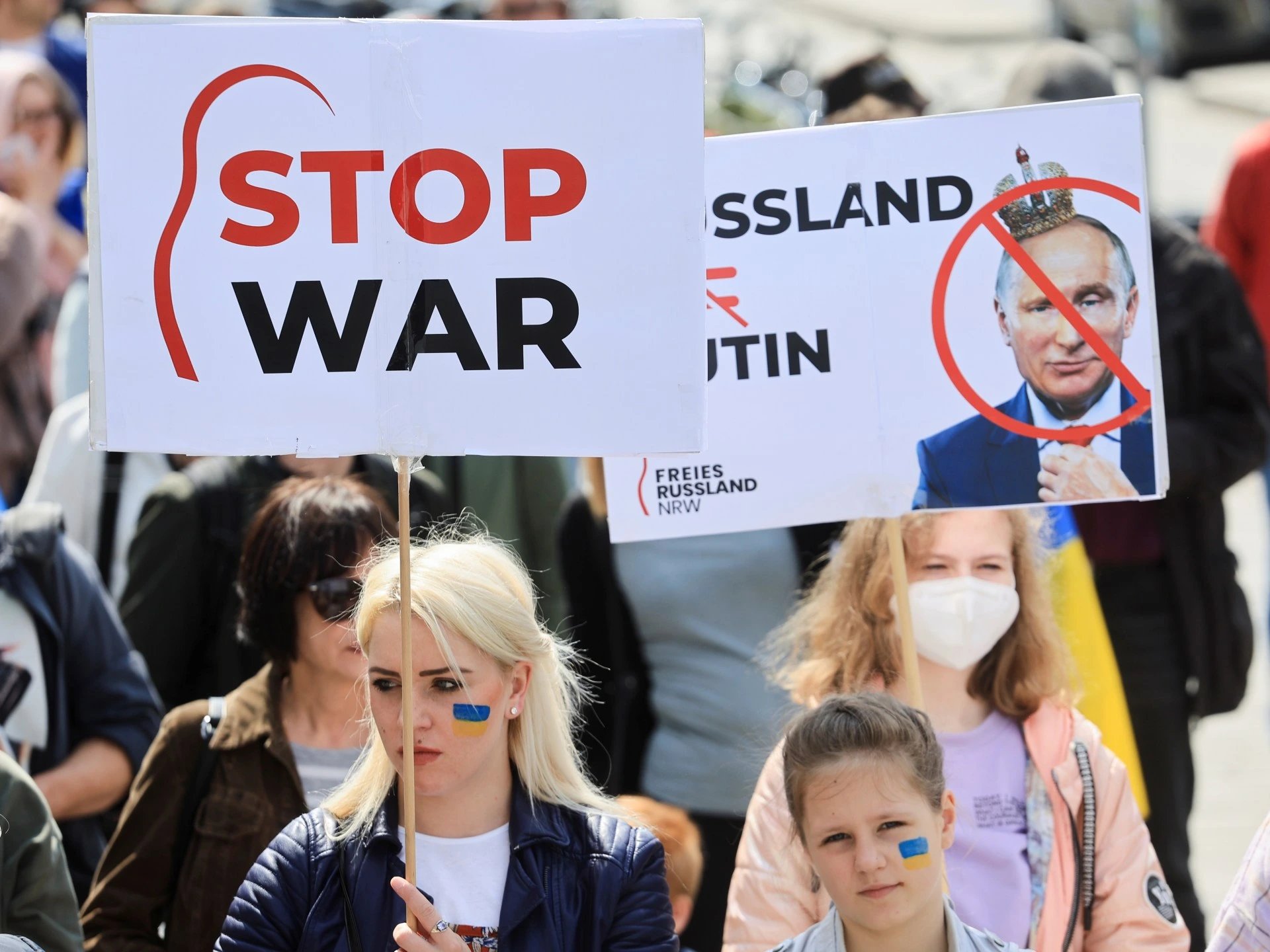 Russia and Europe punish dissidents on both sides; over 4,500 citizenships revoked since October 2023