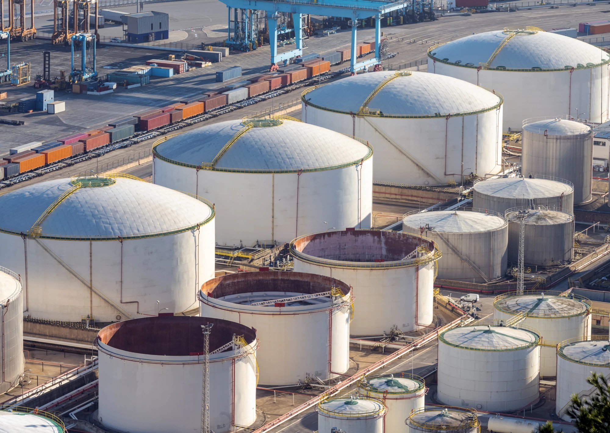 Europe's Oil Reserves Absorb Hormuz Disruption, but Winter Gas Buffer Thins