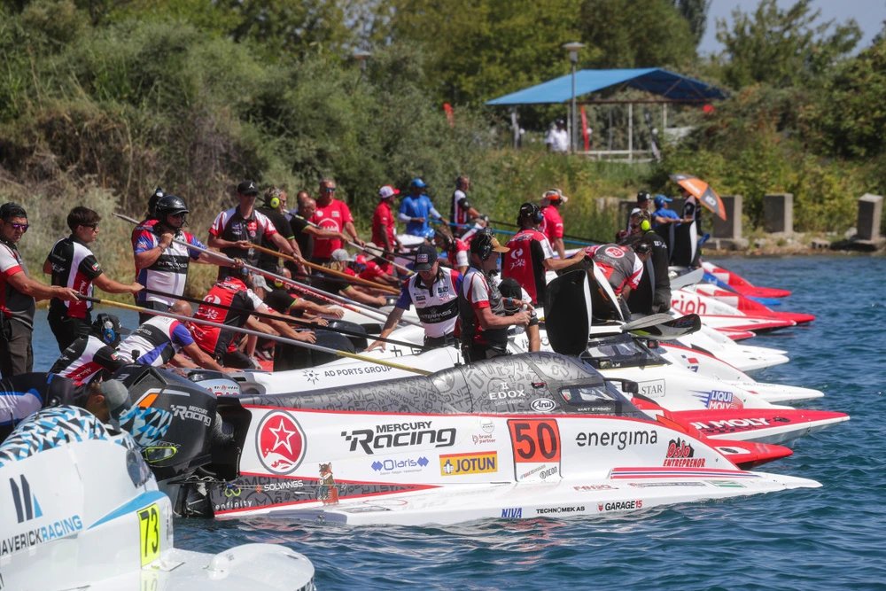 Қырғызстан F1H2O әлем чемпионаты кезеңдерін 2030 жылға дейін өткізу туралы келісімге қол қойды