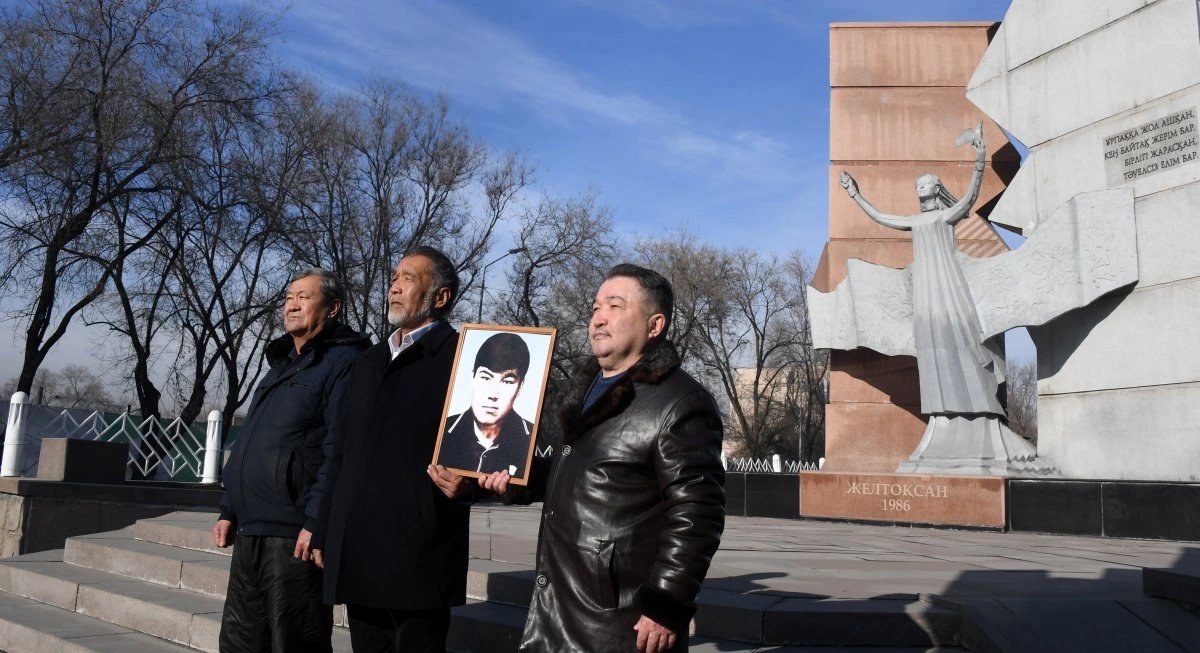 Photographer Yuri Bekker, who showed the world Zheltoksan, dies at 19 August 2026