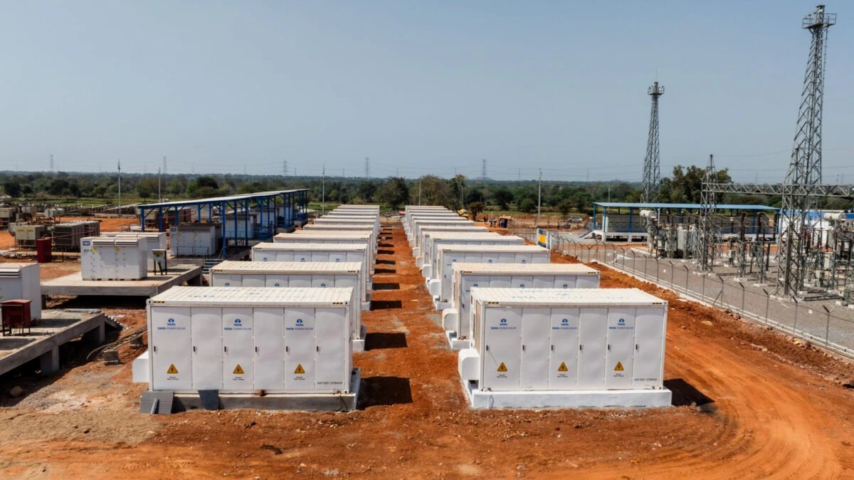 India Adds Battery Storage to Solar Projects as Grid Curtails 11% of Output