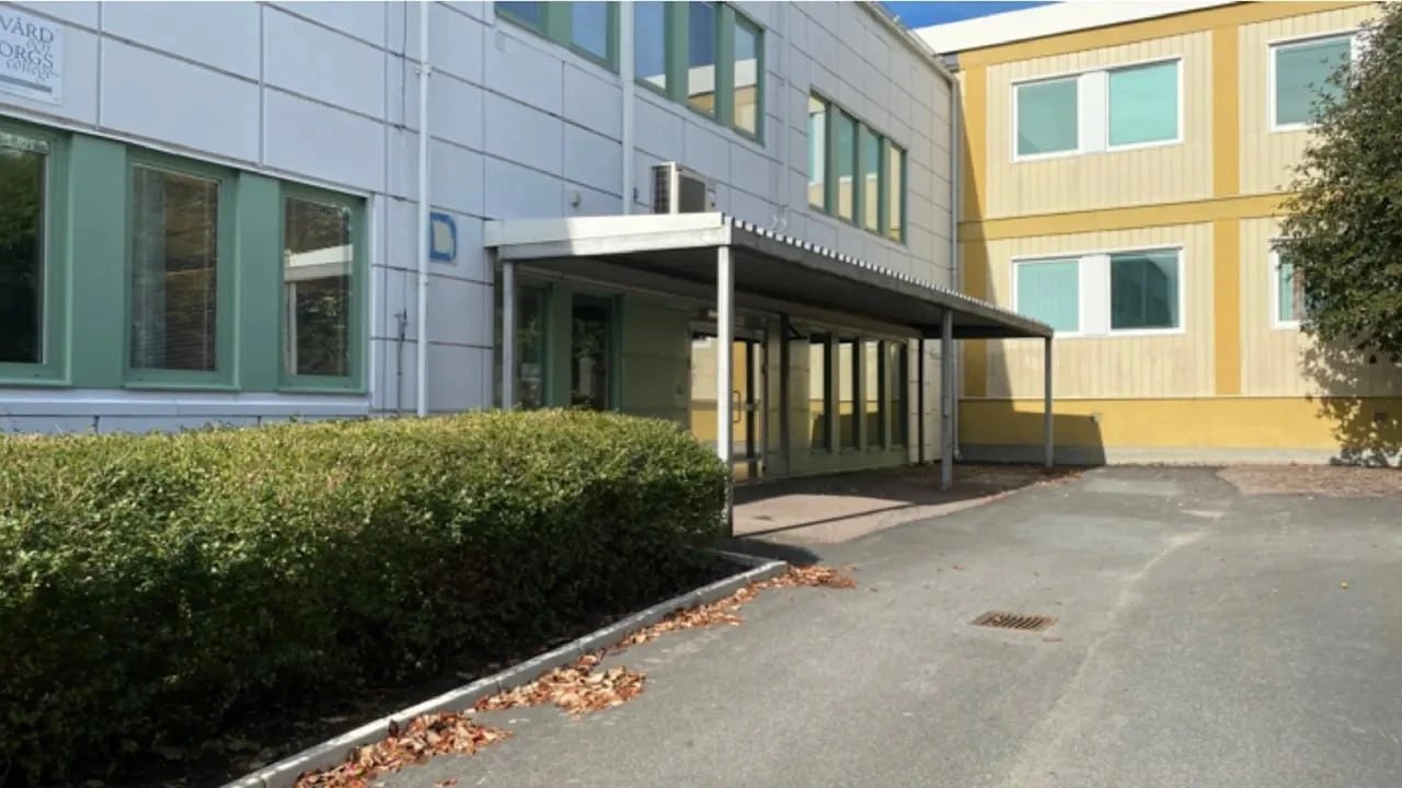 Machete attack at Swedish school kills 17-year-old girl