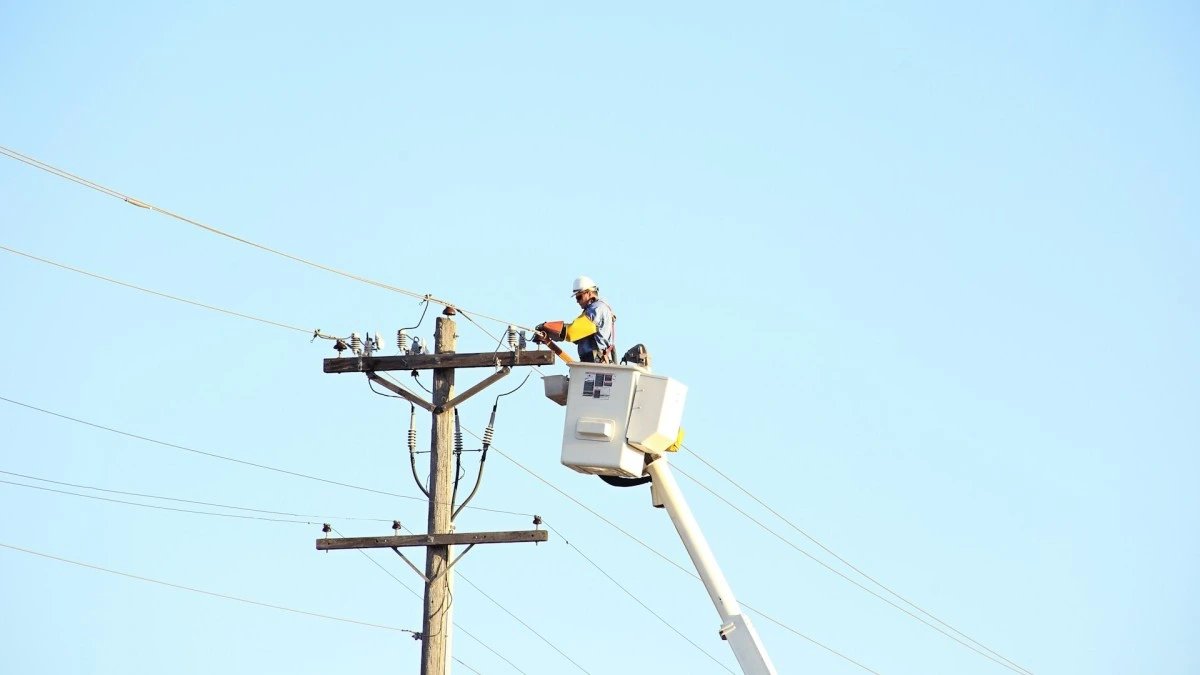 Private Equity Circles Utilities as AI Reshapes the Grid