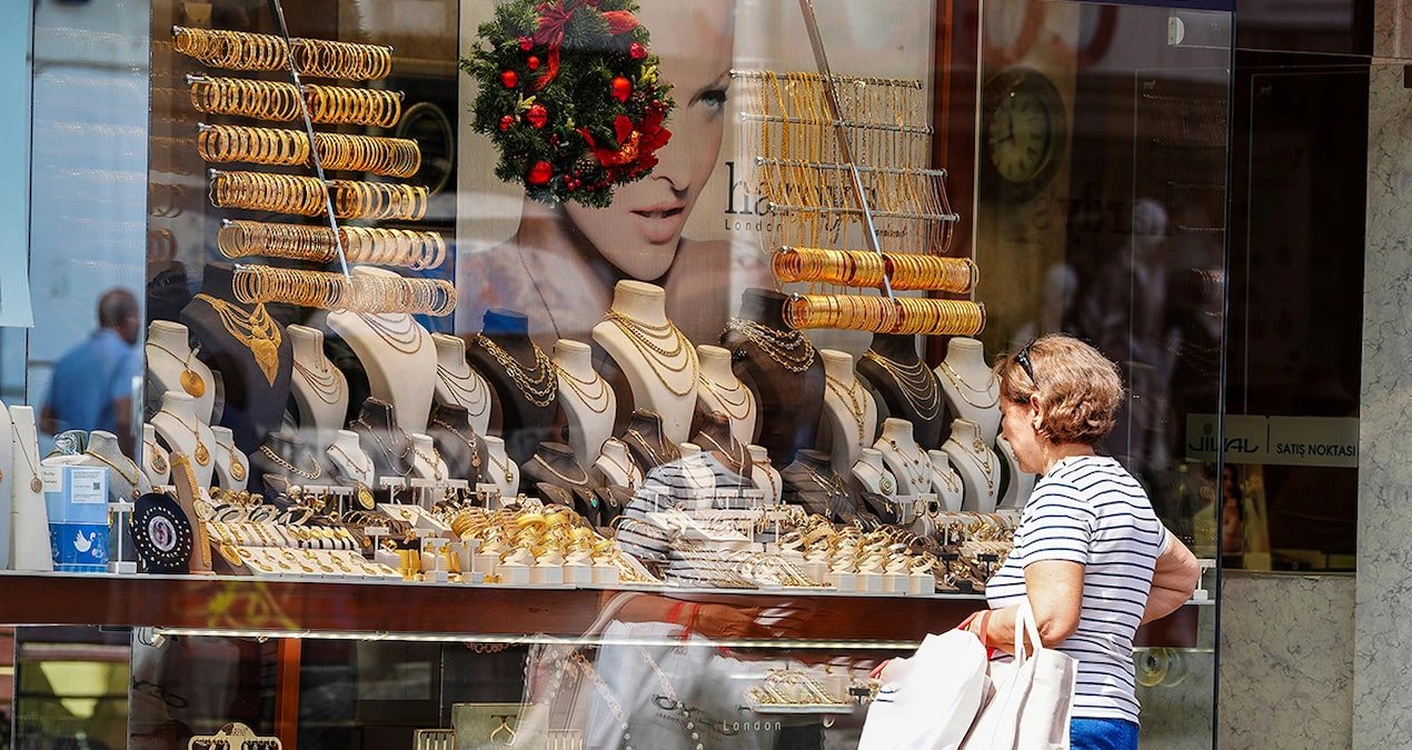 Gold funds return, price rises 14% in three weeks