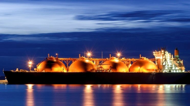 TotalEnergies вышла из российского проекта «Арктик СПГ 2», передав 10% акций «Новатэку»
