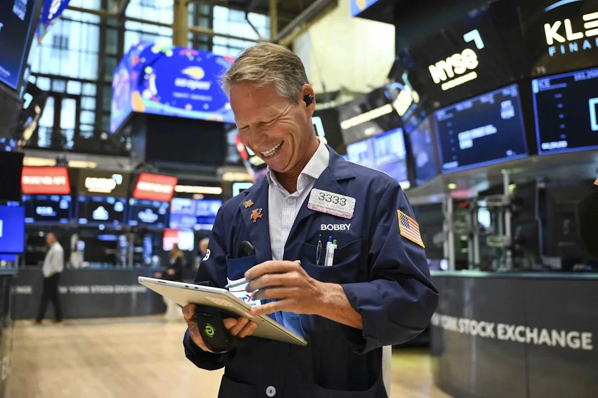 US corporate profits hit record on $71 billion tariff refunds