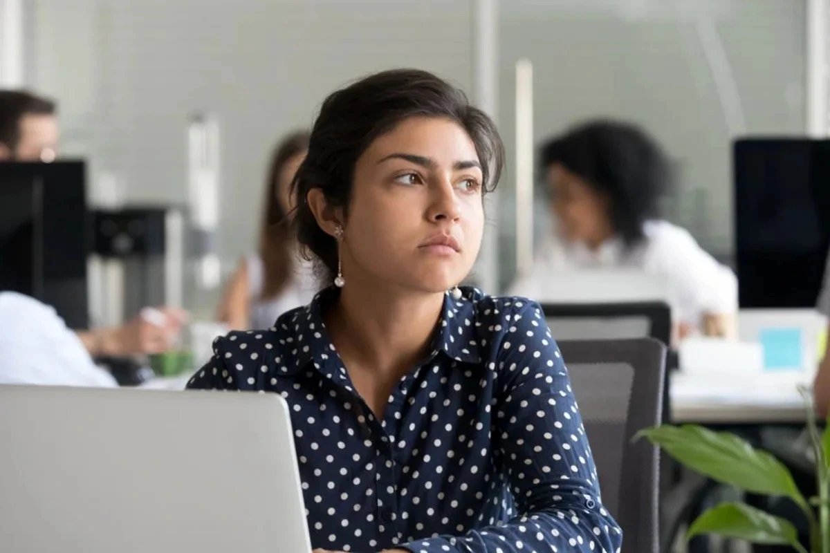 Mid-career workers gain hiring share as AI reshapes entry-level jobs