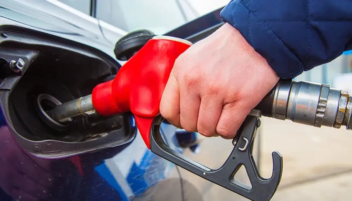 Kazakhstan fuel-quality complaints expose gaps in state oversight, analyst says