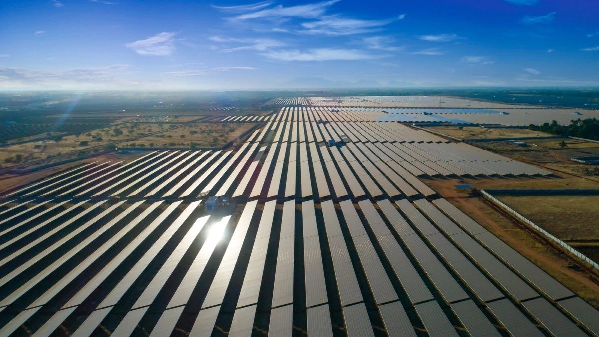 Solar now requires less upfront capital than coal or gas, Ember finds