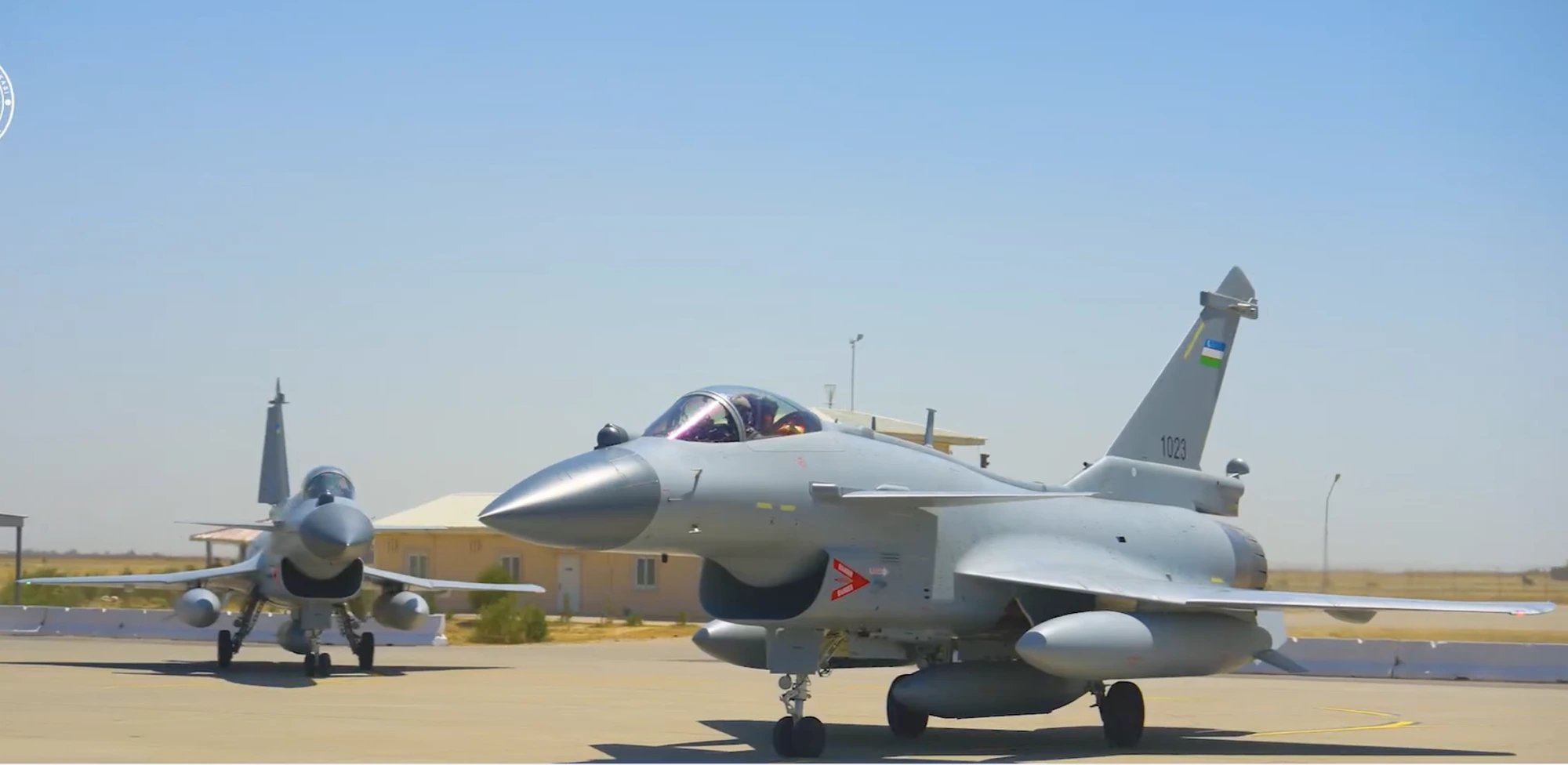 Өзбекстан Қорғаныс министрлігі J-10CE қытай истребительдерін видеоға түсірді