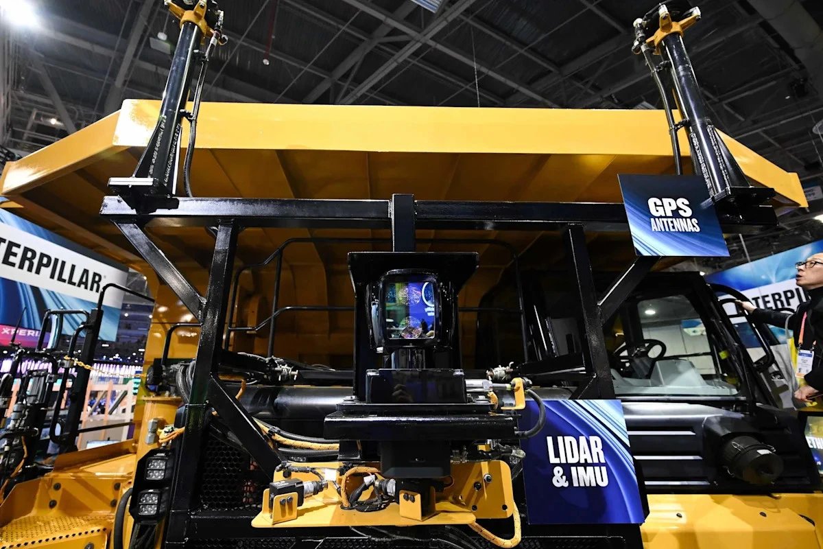 Caterpillar применяет опыт автоматизации горных работ к внедрению ИИ