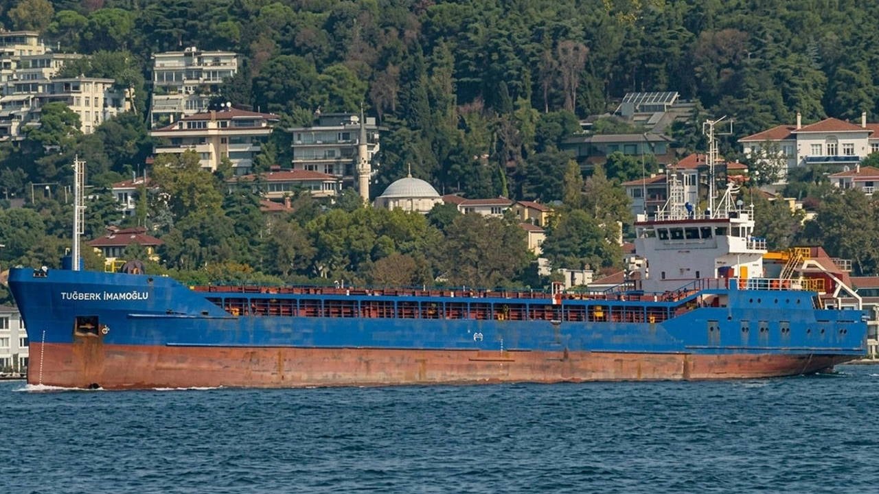 Two Turkish cargo ships collide off Silivri; 10 crew missing