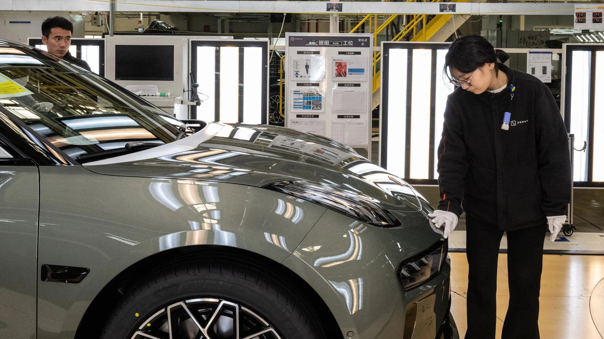 China's Oil Consumption Falls 9% in Q2 as EVs Displace 36 Million Tons