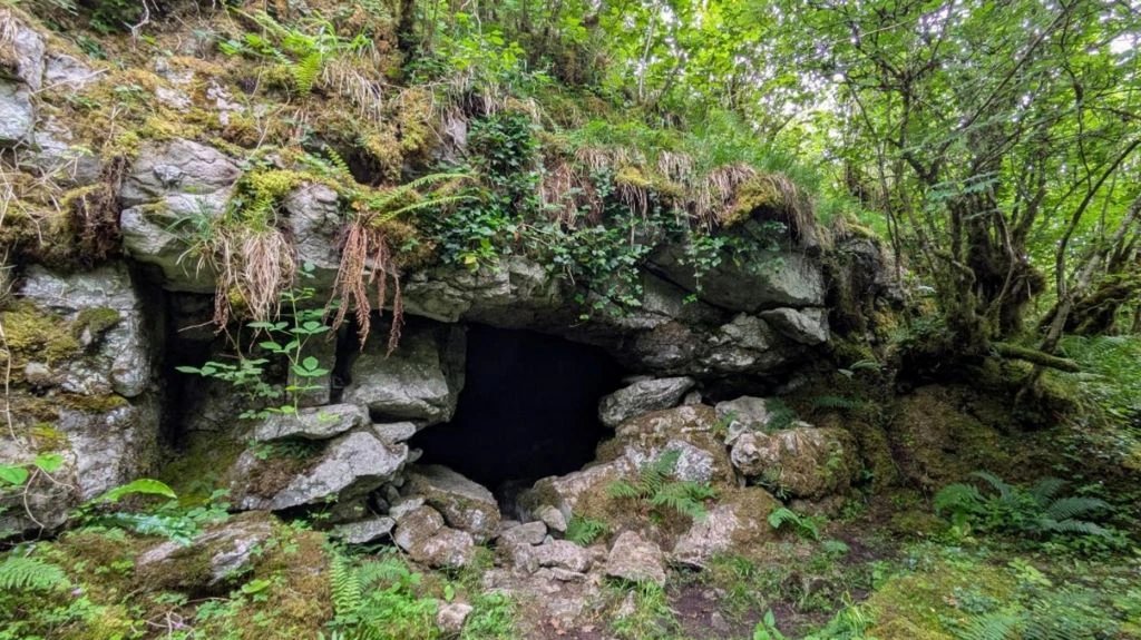 Cave art in southwest Ireland dates human presence to 15,000 years ago