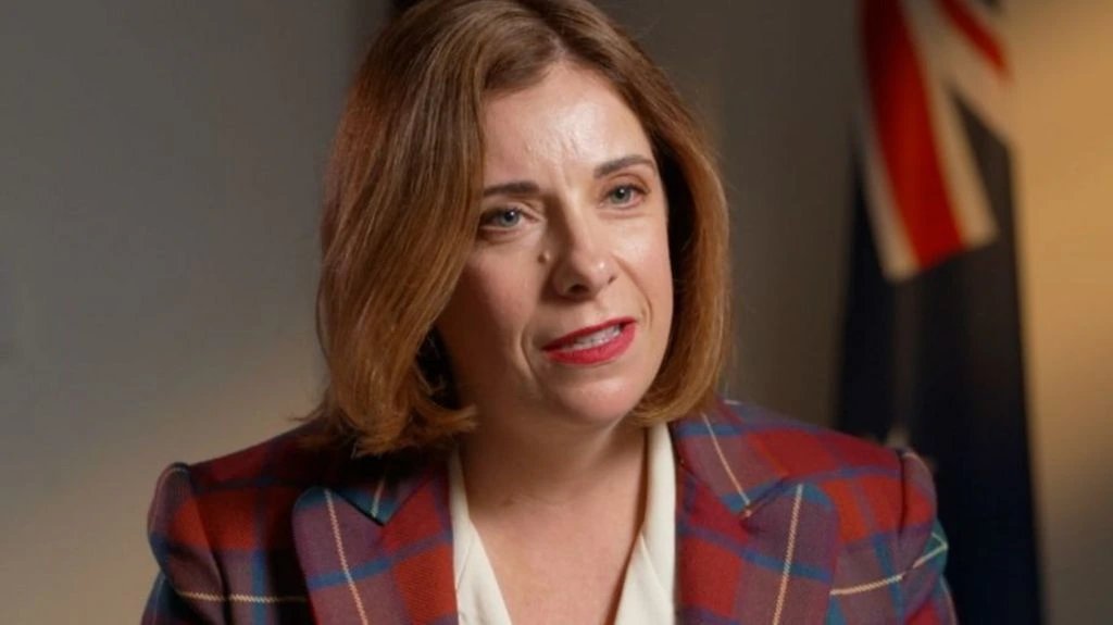 Australia proposes law letting users switch off social media algorithms