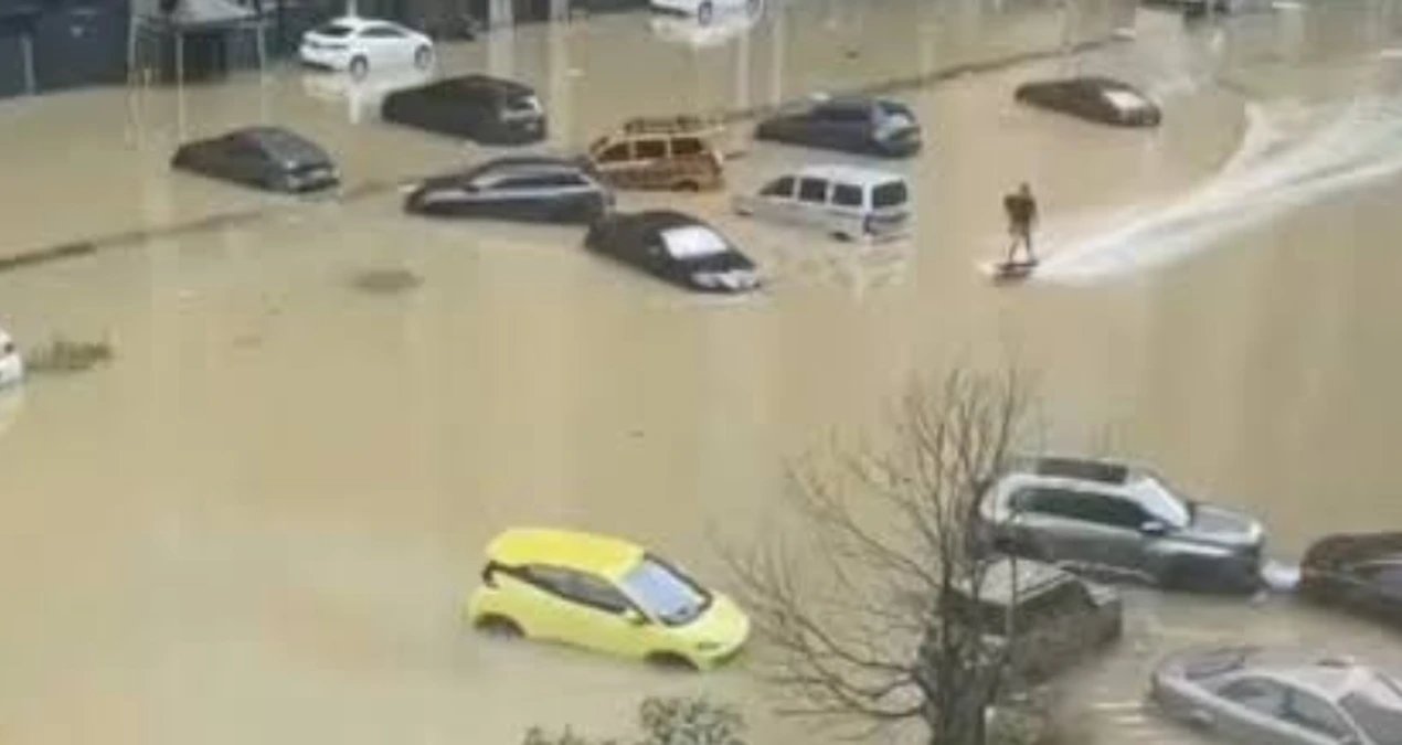Typhoon Saudel floods southeast China, forcing 600,000 evacuations in Fujian