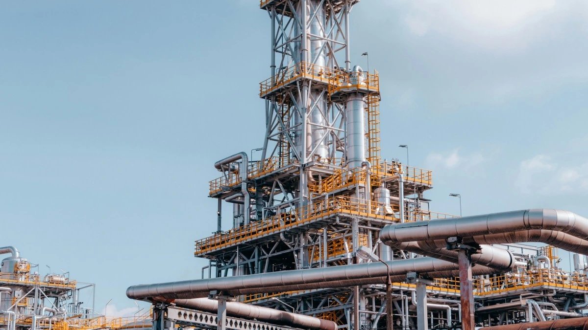Saudi Aramco's Jizan Refinery Hit in New Attack, Disrupting Red Sea Hub