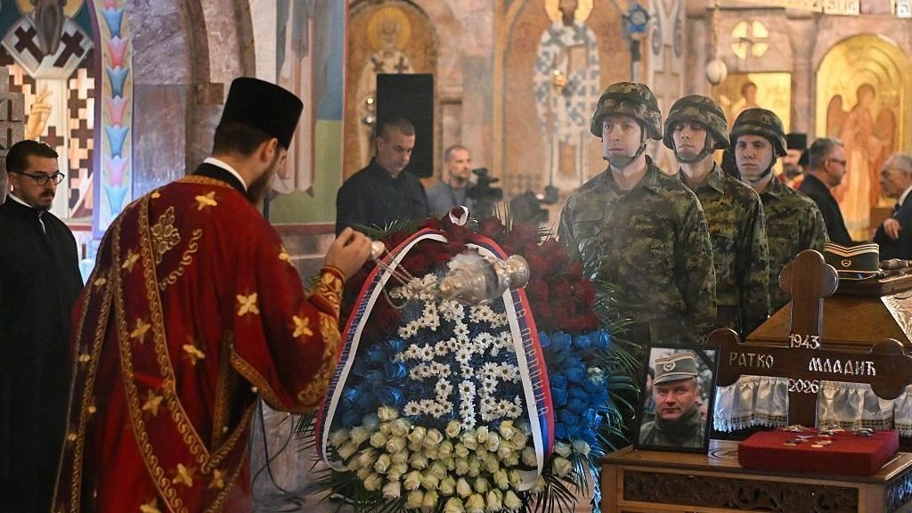 Thousands attend Belgrade funeral for convicted war criminal Ratko Mladić