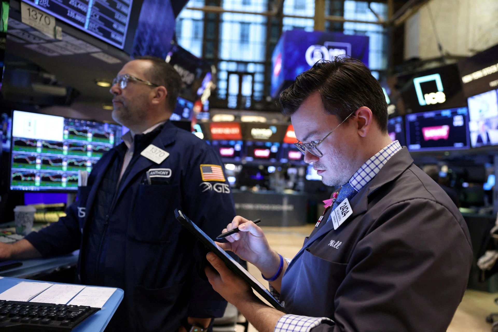 Stock investors face Fed hike, Middle East escalation, and tight US midterms
