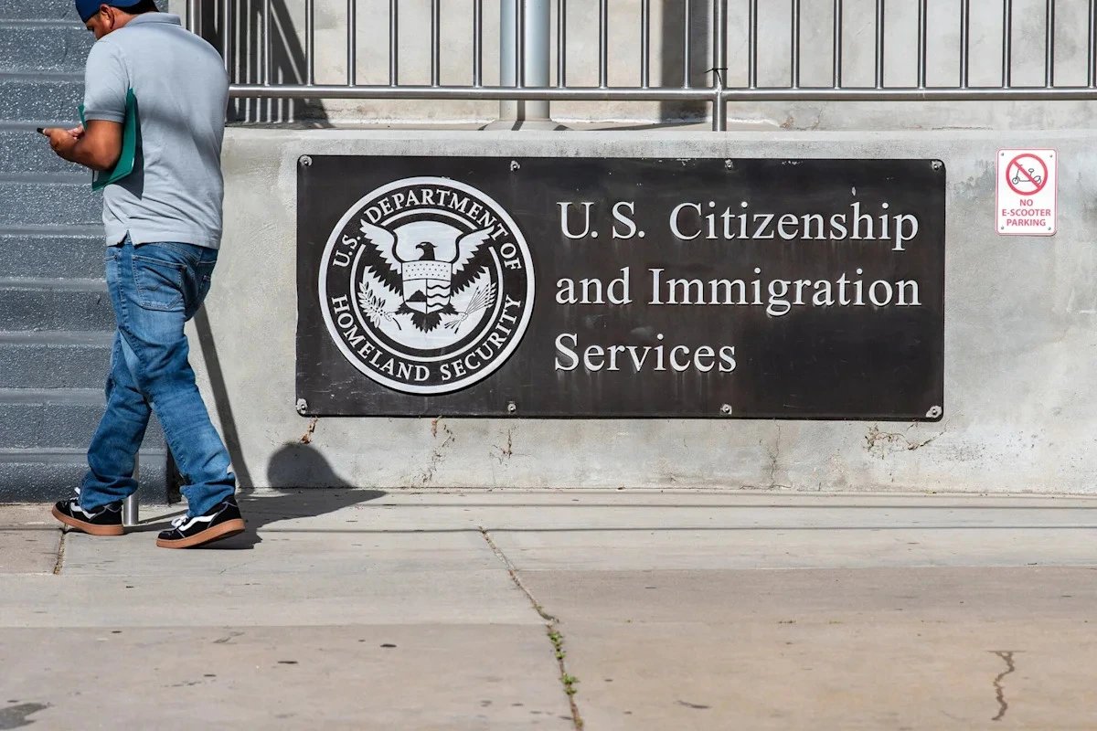 US hires firms to collect $423 million in fines from deported migrants