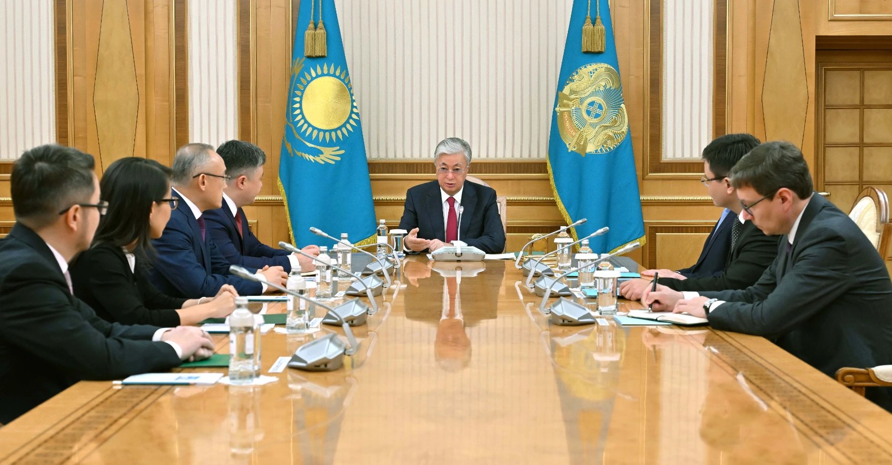 Tokayev receives financial regulator report as bank assets reach 75.6 trillion tenge