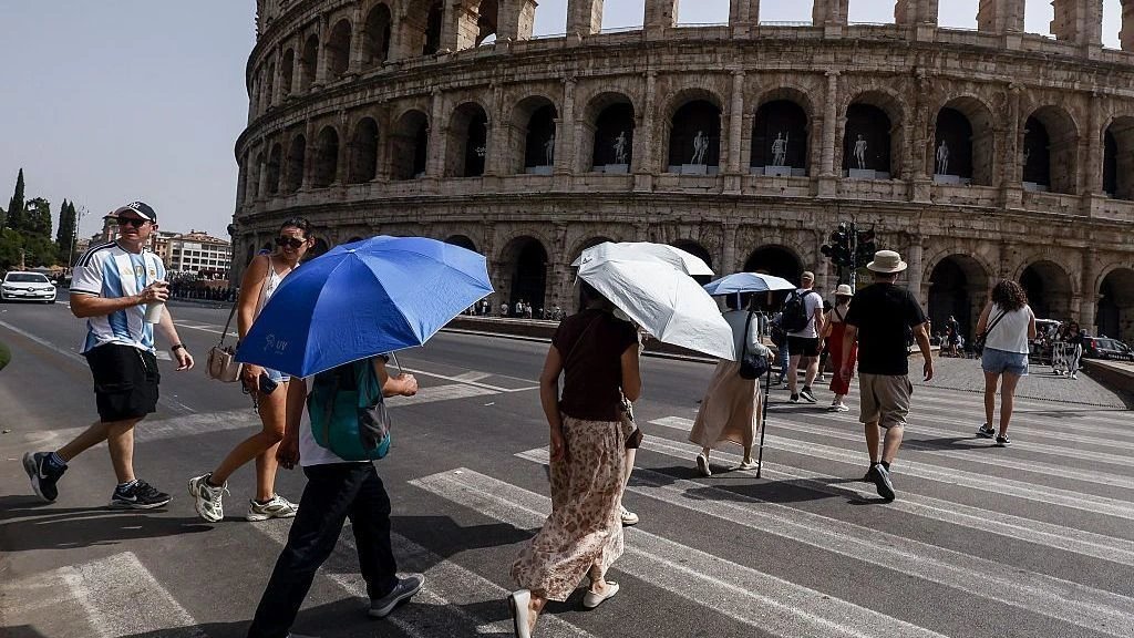 August ties for hottest month on record, EU climate agency says