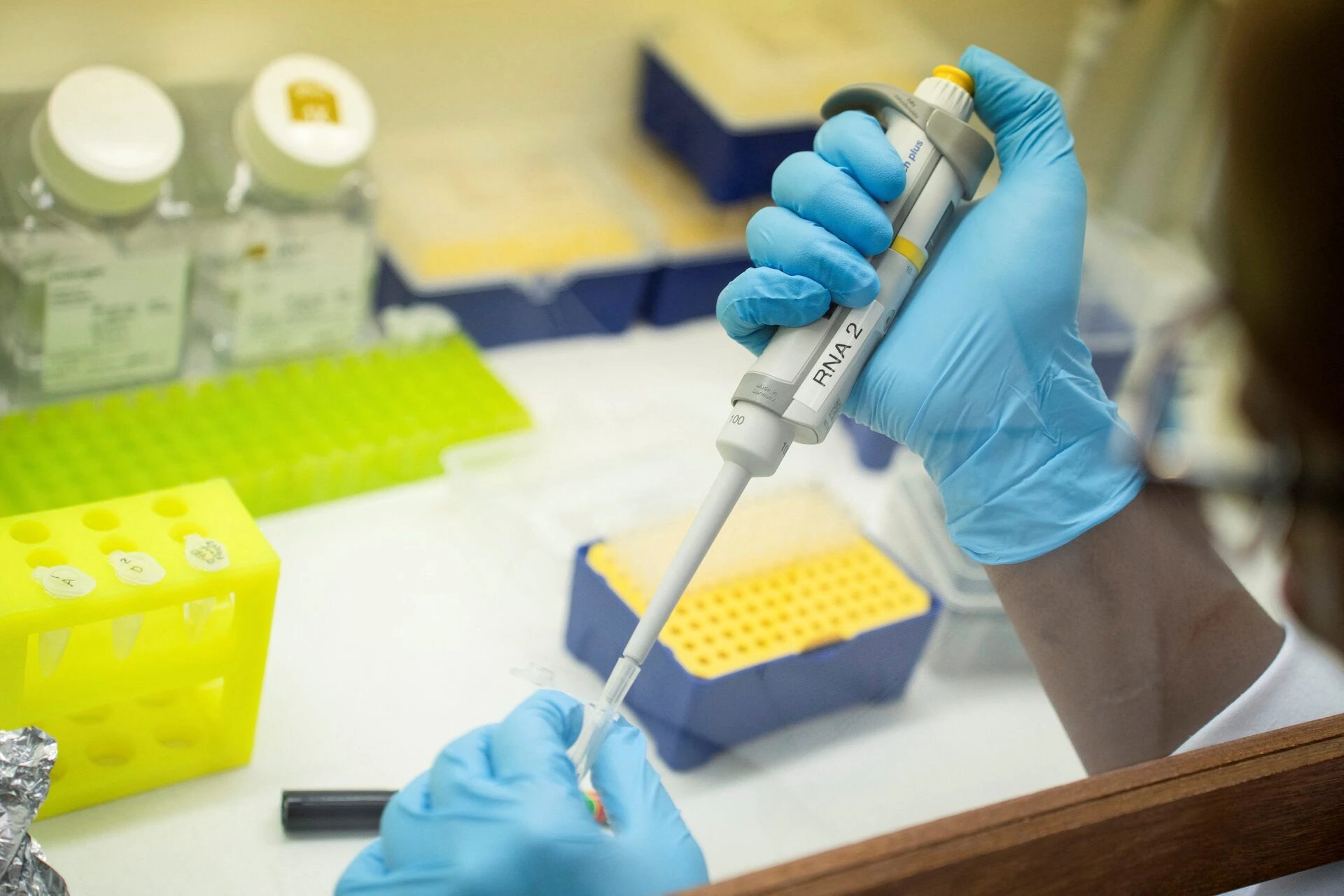 Two gene-therapy trial deaths in China raise oversight concerns