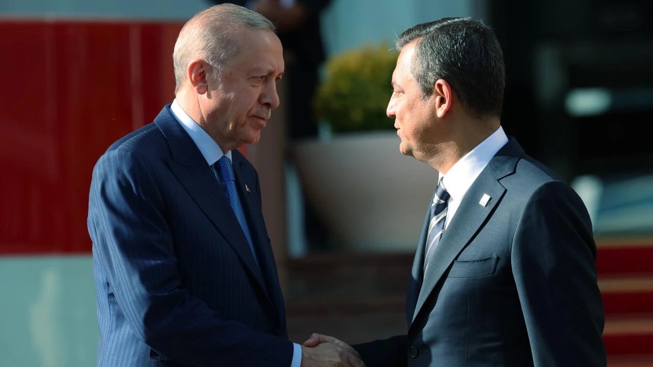 Turkish court orders Özgür Özel to pay Erdoğan 800,000 lira