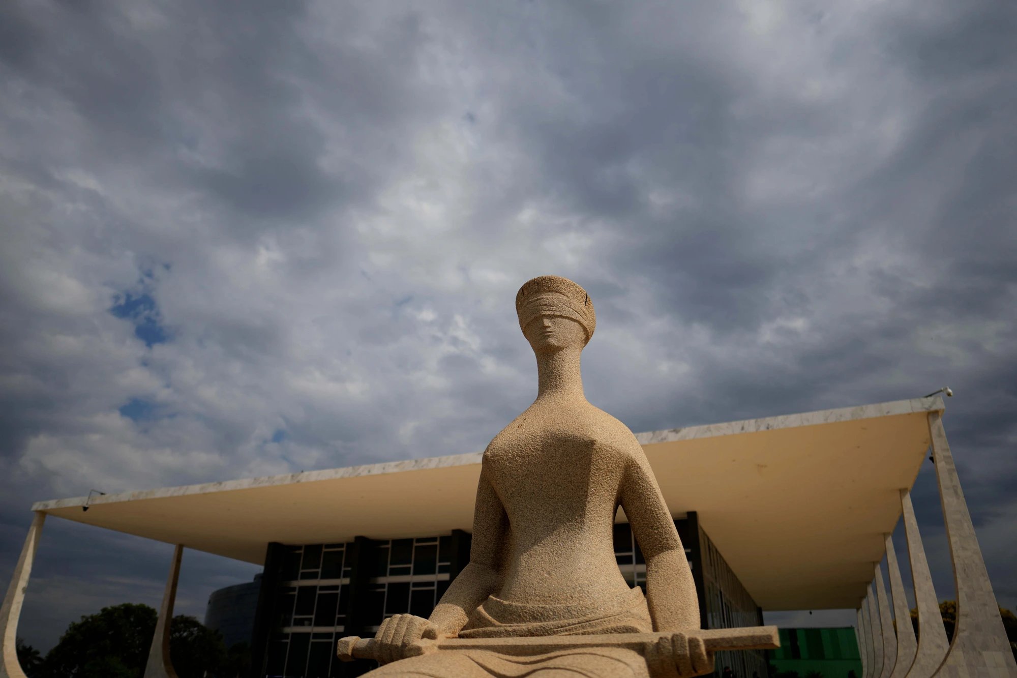 Brazil Supreme Court cancels second session amid justice corruption feud
