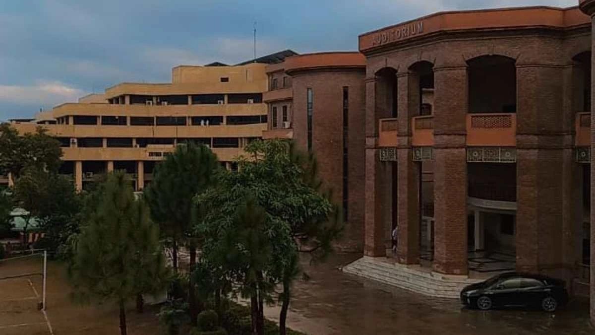 Pakistan medical regulator orders Afghan students to leave universities