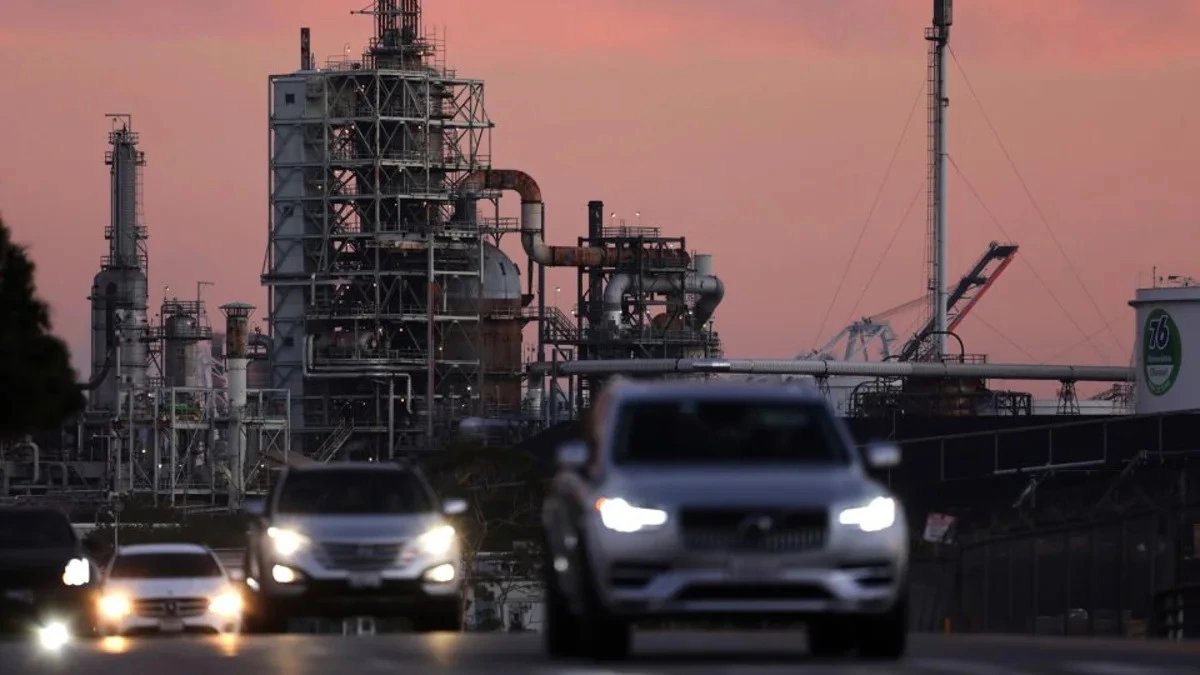 Trump refinery push unlikely to cut US gas prices, analysts say