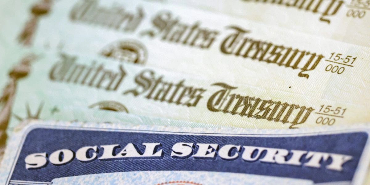US lawmakers weigh payroll tax hikes as Social Security insolvency nears
